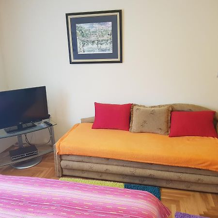 Apartmani Don ซลาตีบอร์ ภายนอก รูปภาพ