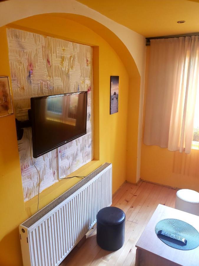 Apartmani Don ซลาตีบอร์ ภายนอก รูปภาพ