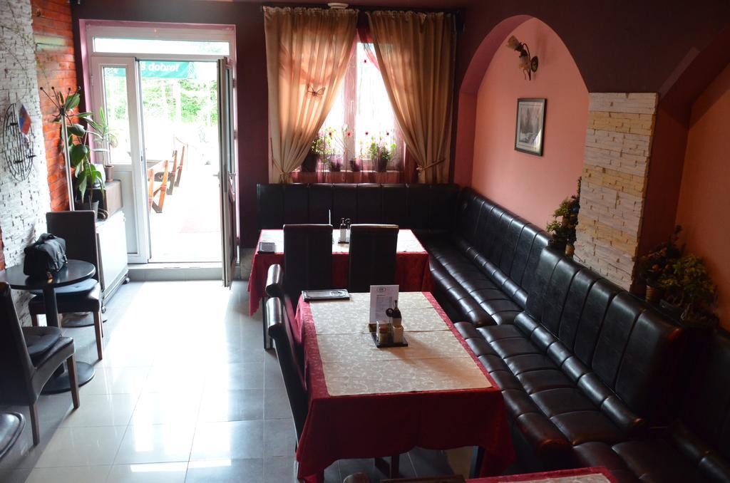Apartmani Don ซลาตีบอร์ ภายนอก รูปภาพ