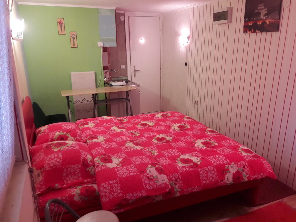Apartmani Don ซลาตีบอร์ ภายนอก รูปภาพ