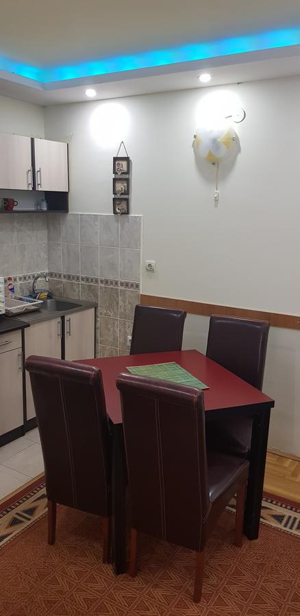 Apartmani Don ซลาตีบอร์ ภายนอก รูปภาพ