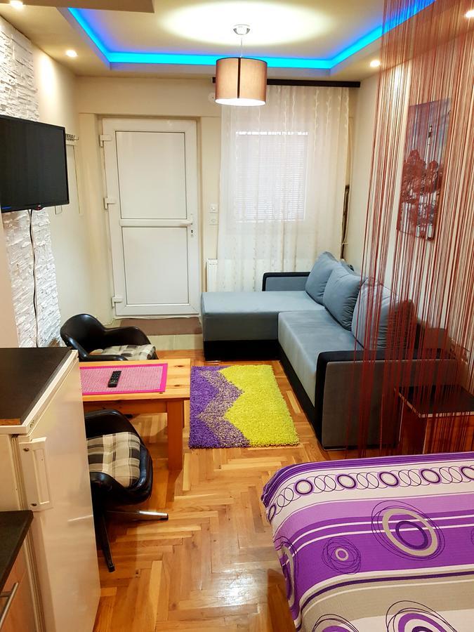 Apartmani Don ซลาตีบอร์ ภายนอก รูปภาพ