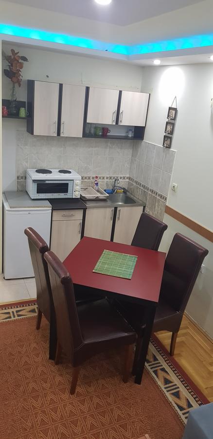 Apartmani Don ซลาตีบอร์ ภายนอก รูปภาพ