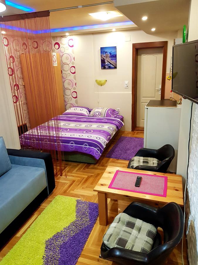 Apartmani Don ซลาตีบอร์ ภายนอก รูปภาพ