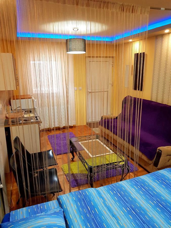 Apartmani Don ซลาตีบอร์ ภายนอก รูปภาพ