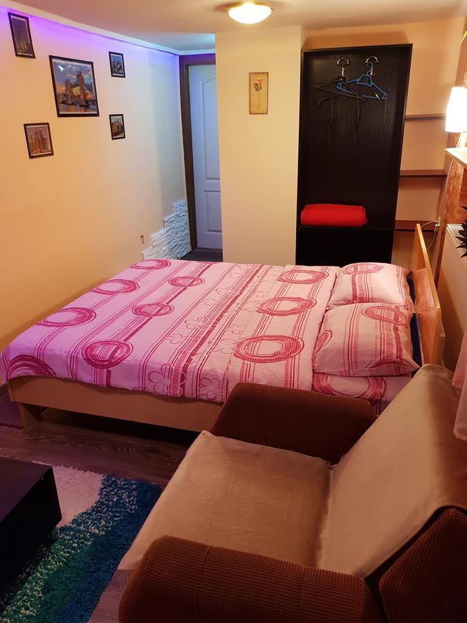 Apartmani Don ซลาตีบอร์ ภายนอก รูปภาพ